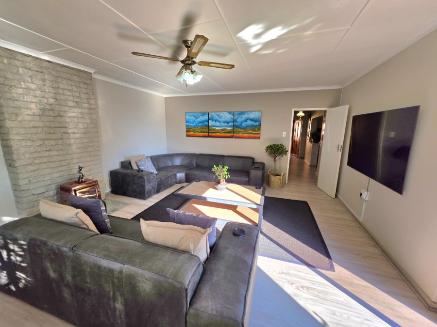 5 Bedroom Property for Sale in Panorama Free State